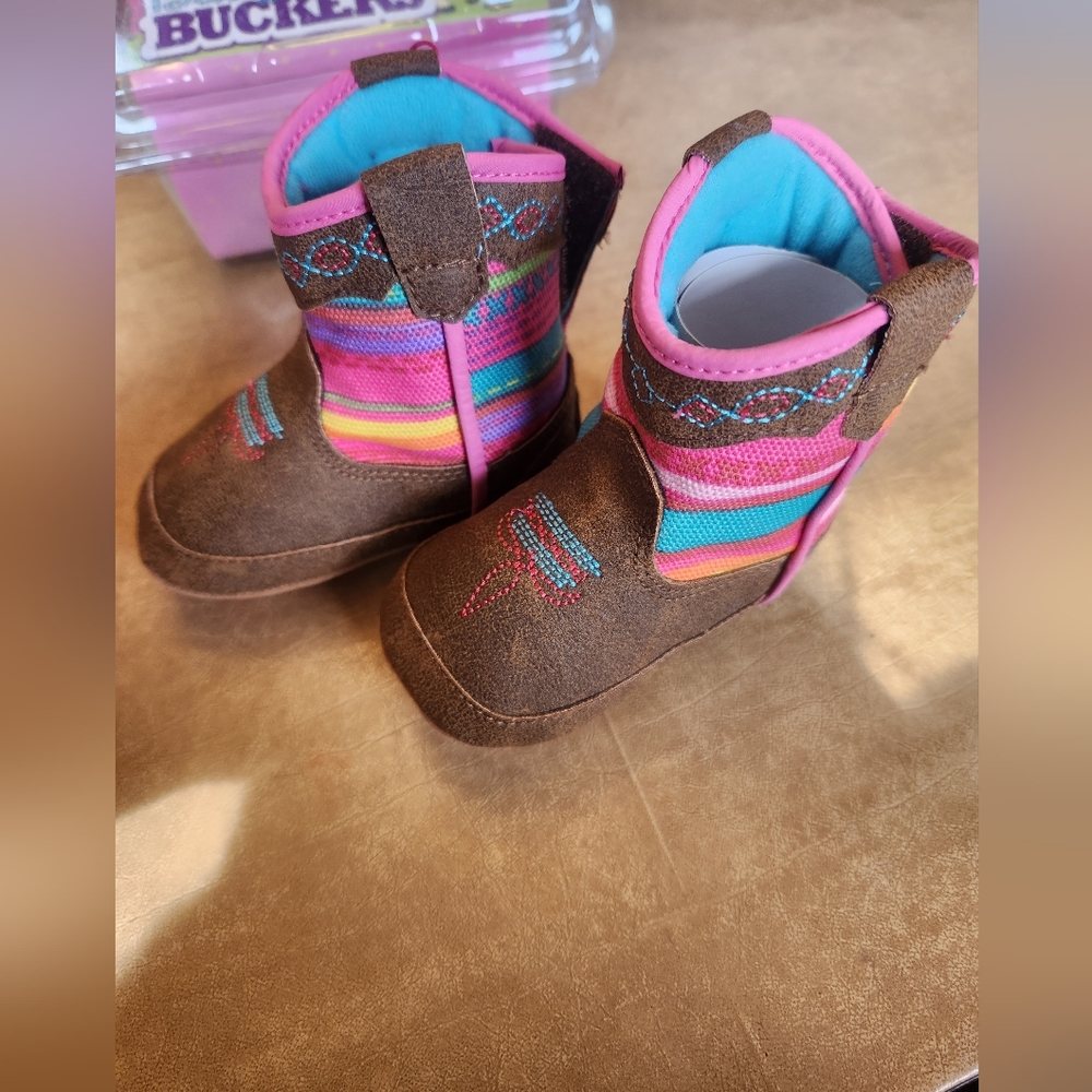 Blazin Roxx CamillaBaby Bucker Boot, Medium Brown; Size 3 (NEW WITH TAGS)